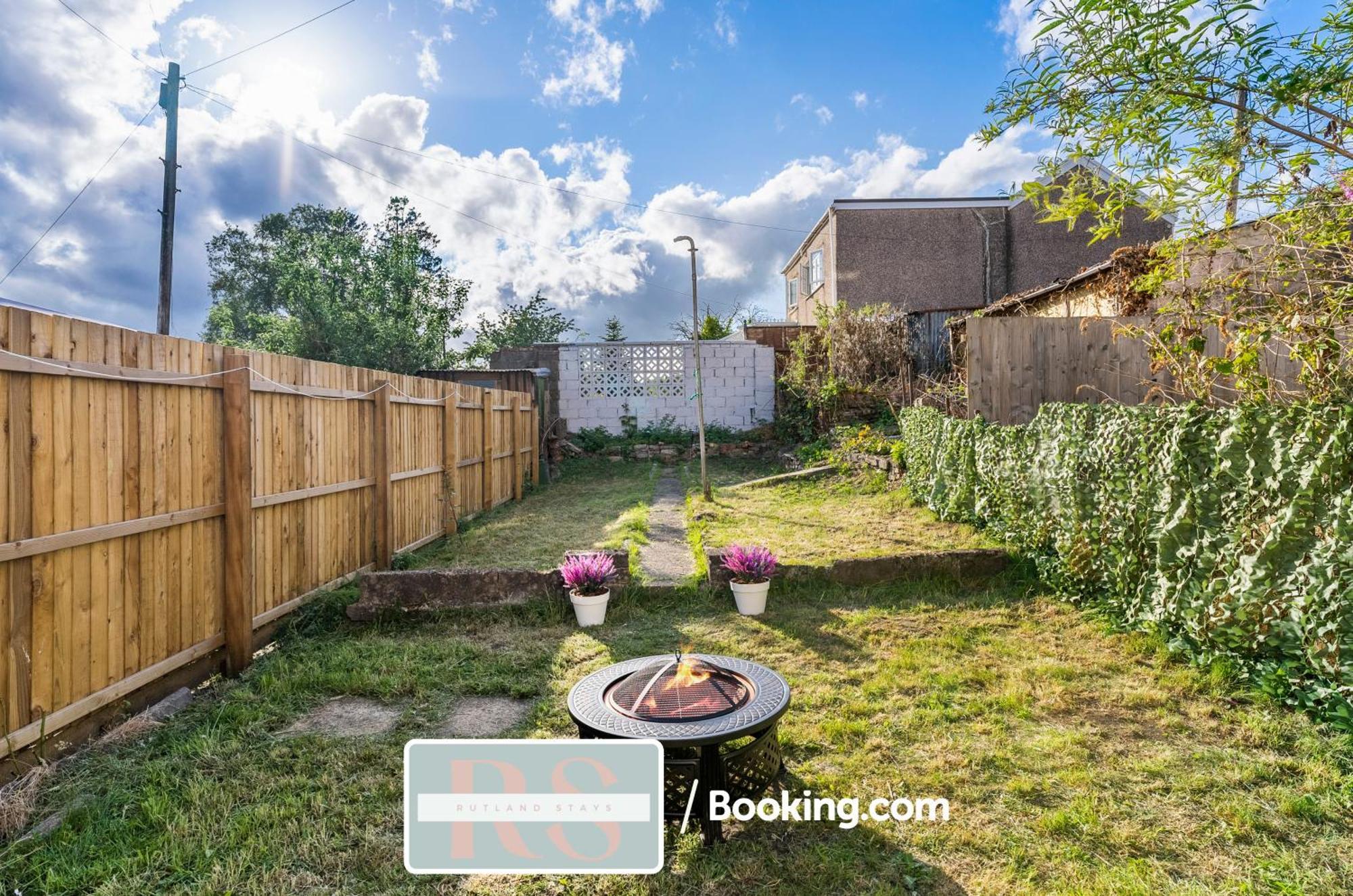 Contractors Accommodation South Wales By Rutland Stays Short Lets & Serviced Accommodation Pentre Treorky Экстерьер фото