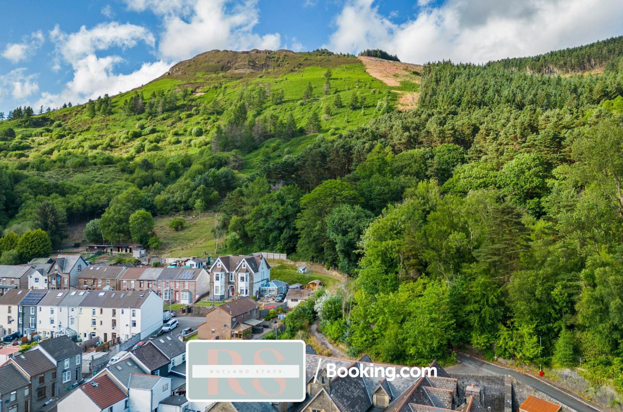 Contractors Accommodation South Wales By Rutland Stays Short Lets & Serviced Accommodation Pentre Treorky Экстерьер фото