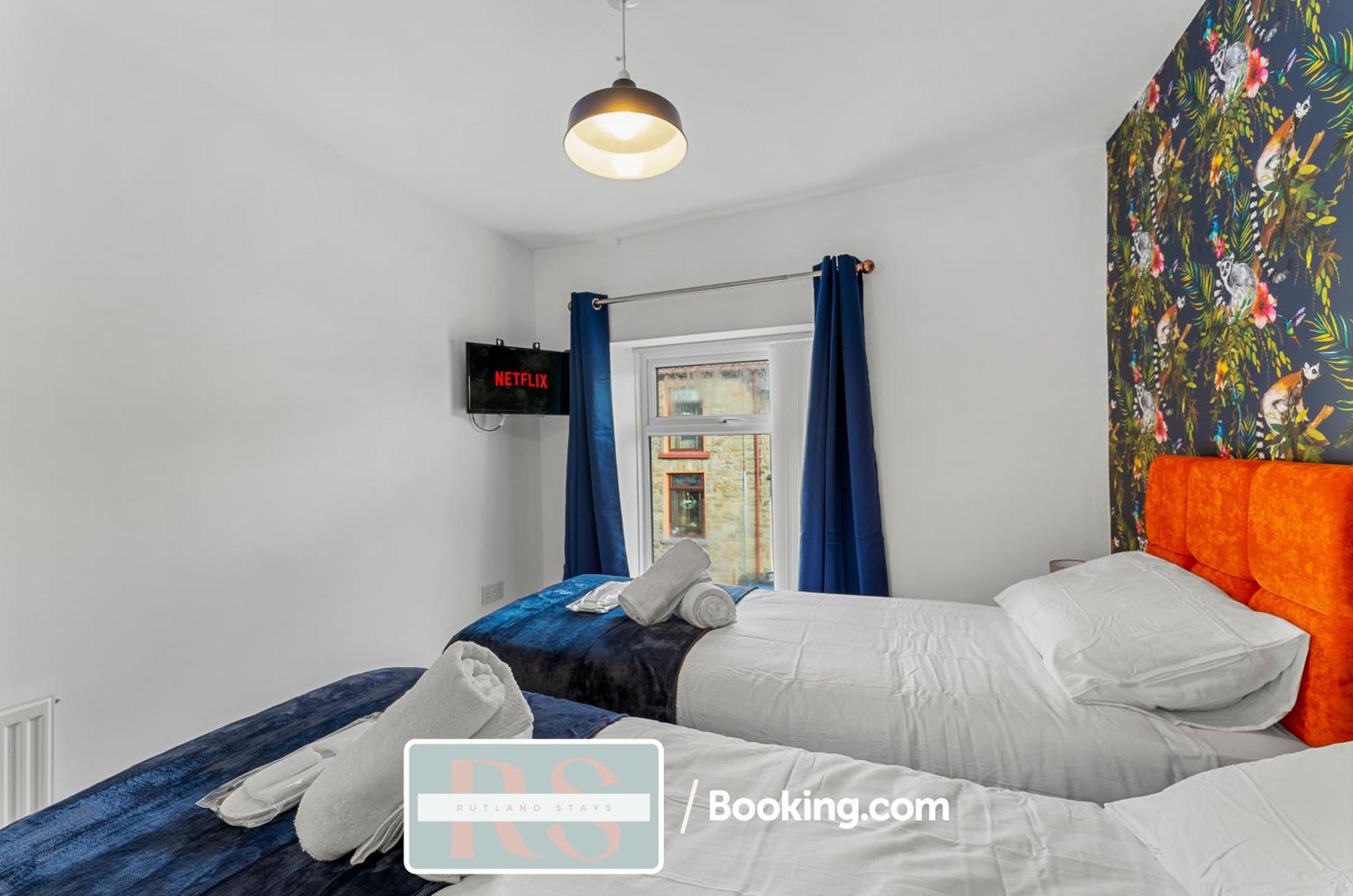 Contractors Accommodation South Wales By Rutland Stays Short Lets & Serviced Accommodation Pentre Treorky Экстерьер фото